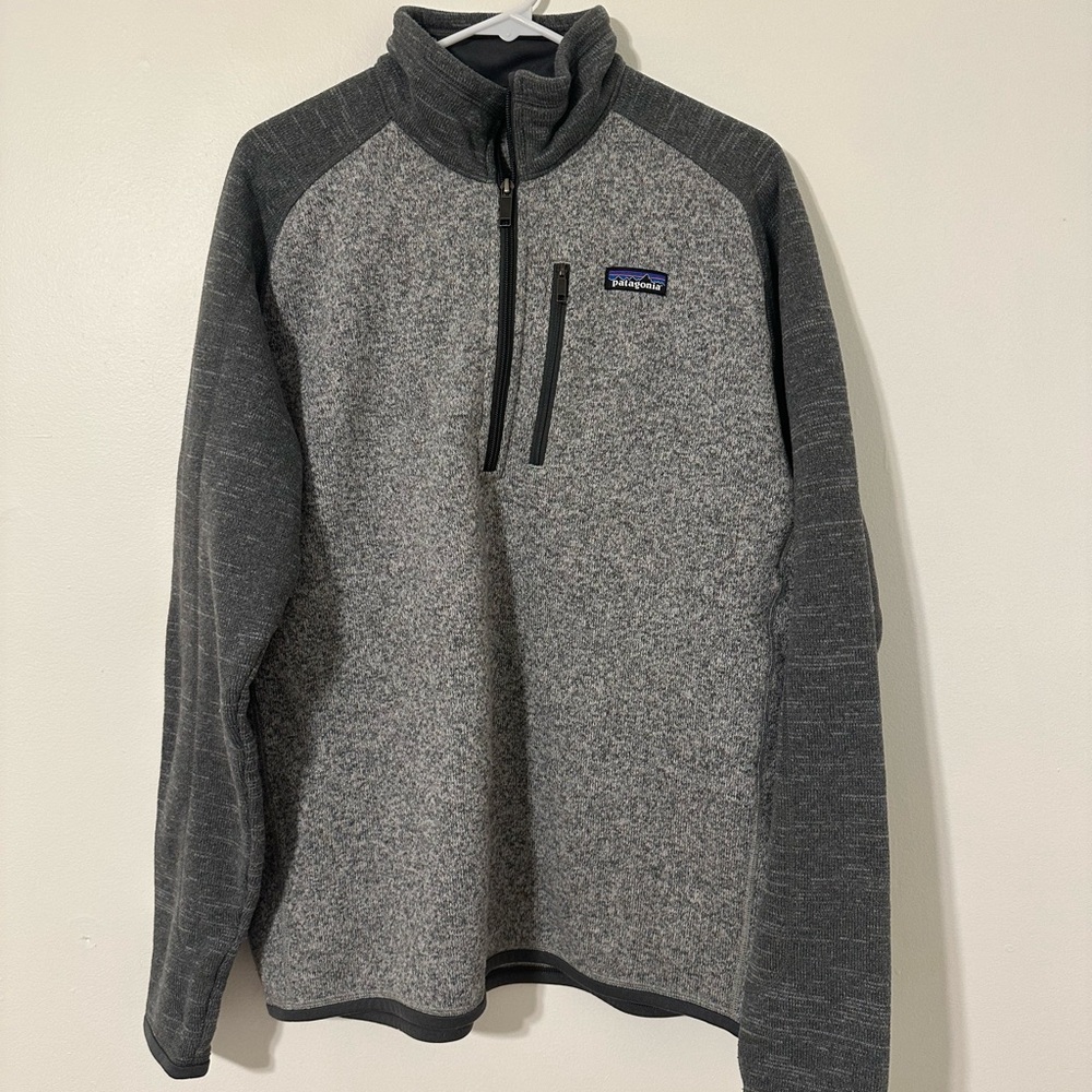Patagonia men’s better sweater men’s size large in grey and charcoal gray